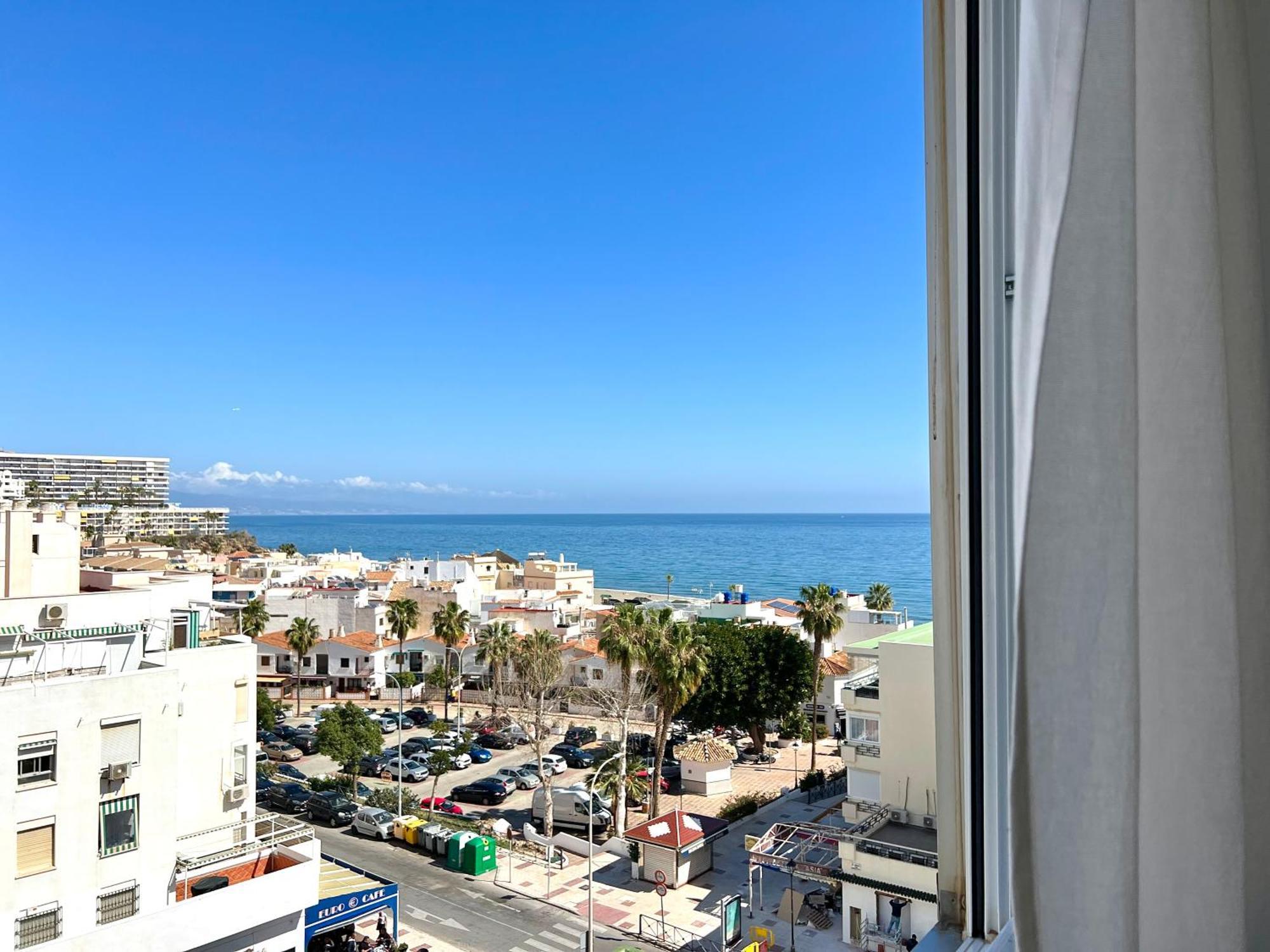 En Carihuela Con Vistas Y Plaza De Garaje, Nucleo Cristal Apartment Torremolinos Ngoại thất bức ảnh