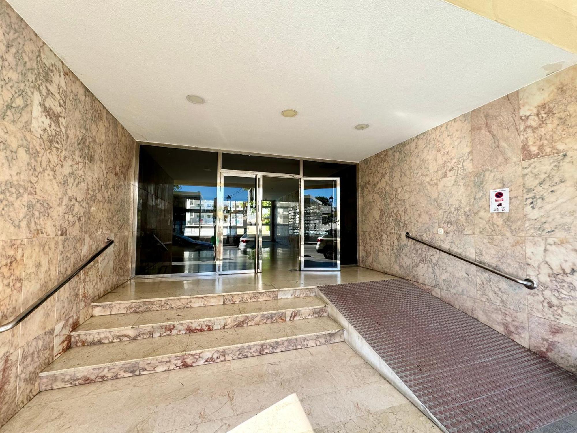 En Carihuela Con Vistas Y Plaza De Garaje, Nucleo Cristal Apartment Torremolinos Phòng bức ảnh